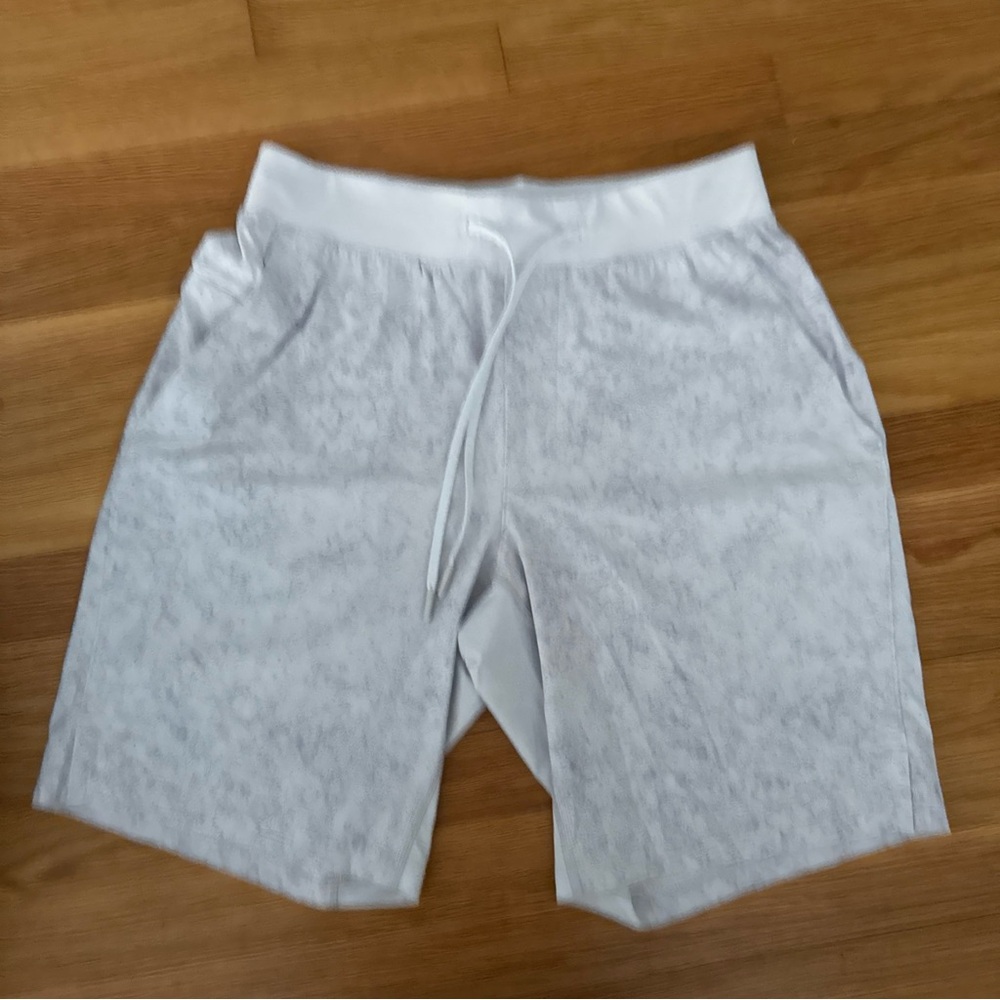 Lululemon Men’s License To Train 7’ Shorts Medium White Camo